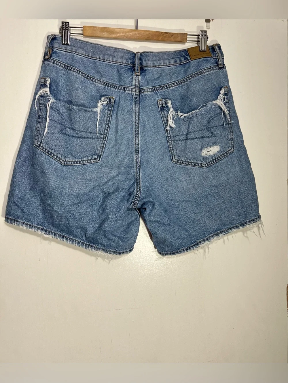 American Eagle Outfitters Light Blue 90s boyfriend short size 14